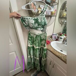 Farm Rio skirt and top set green size M for both. Never worn